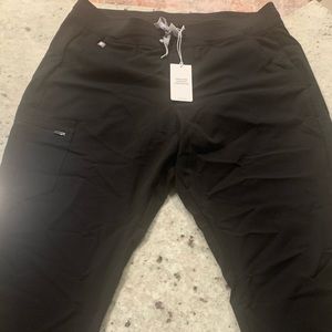 FIGS Black Zamora Jogger NWT